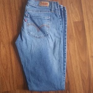 Levis 524 Skinny Jeans